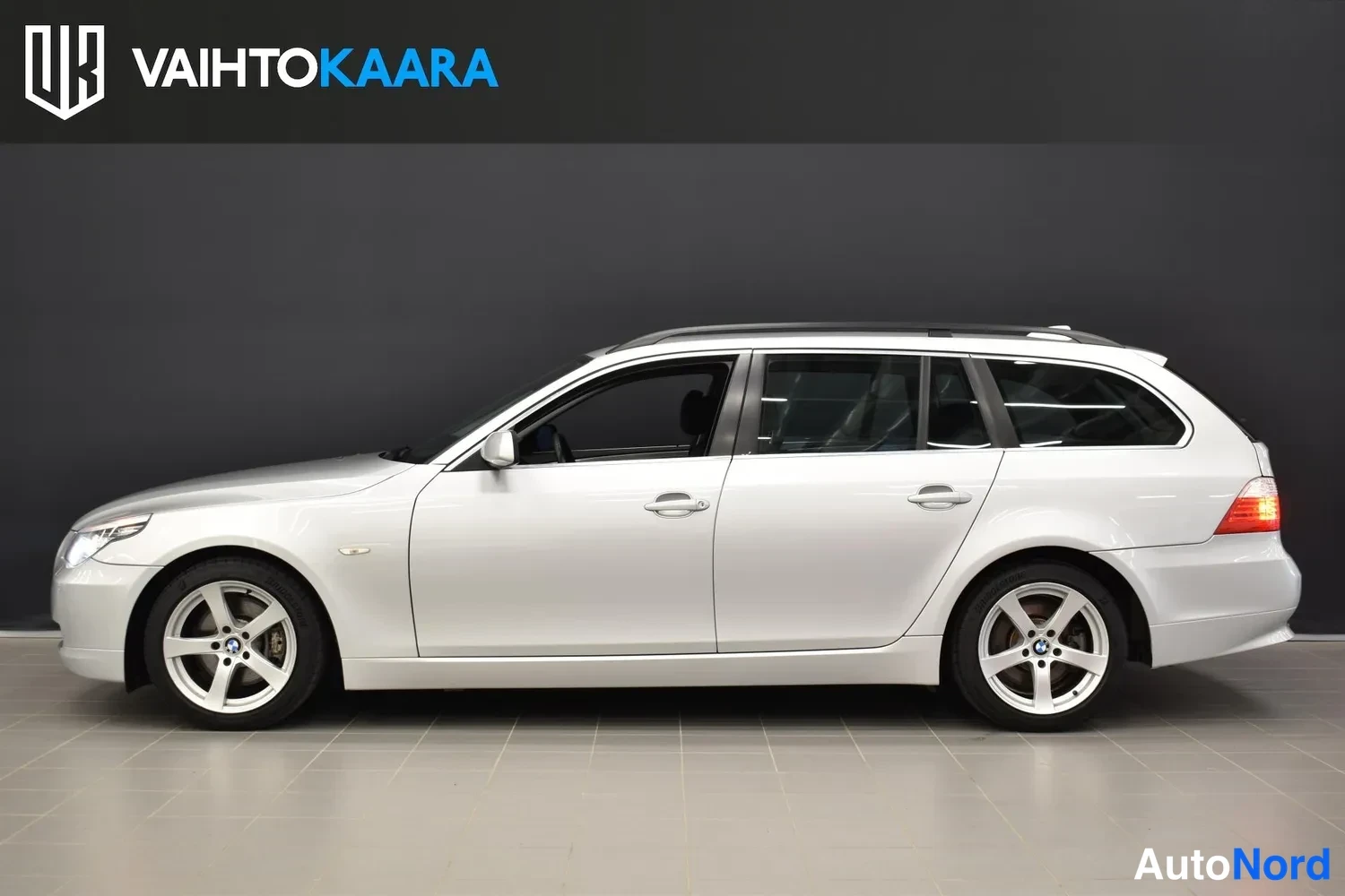 Harmaa BMW 523i 2009, ulkokuva 2 – Raisio