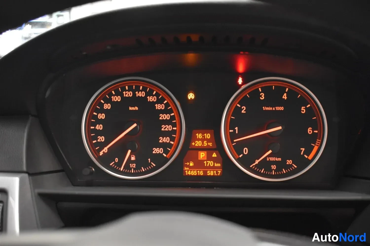 Harmaa BMW 523i 2009, ulkokuva 13 – Raisio