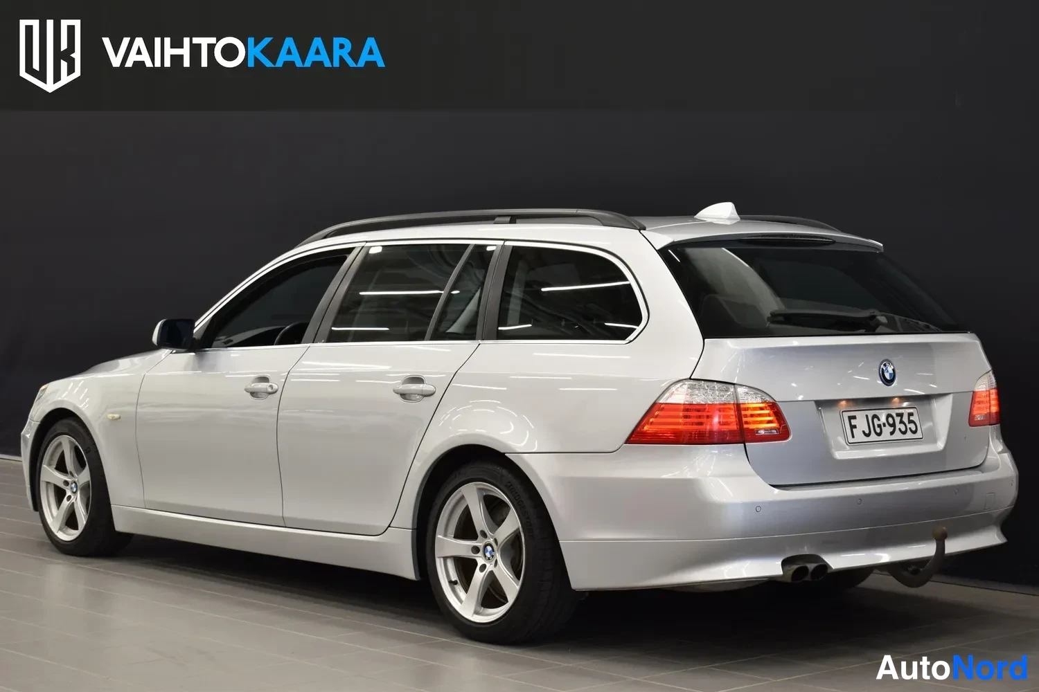 Harmaa BMW 523i 2009, ulkokuva 3 – Raisio
