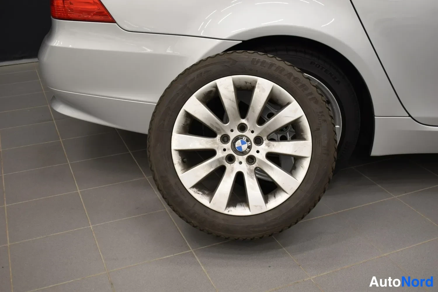 Harmaa BMW 523i 2009, ulkokuva 21 – Raisio