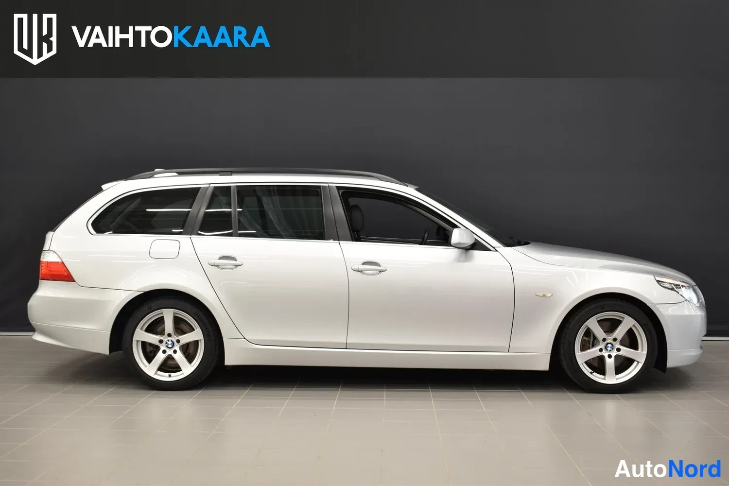 Harmaa BMW 523i 2009, ulkokuva 5 – Raisio