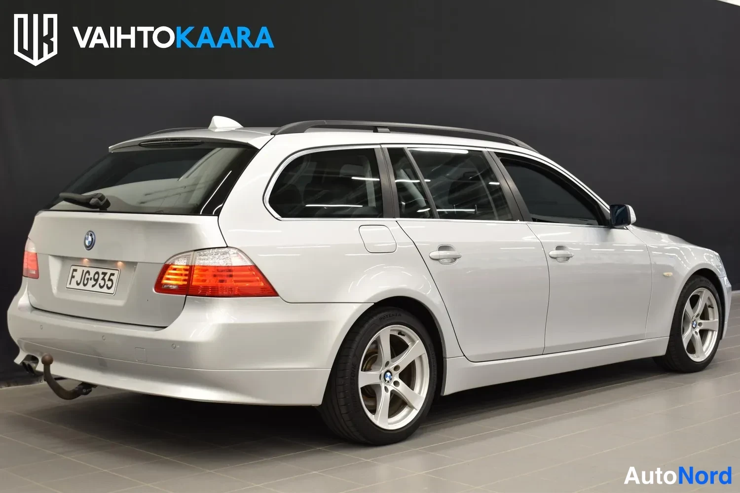 Harmaa BMW 523i 2009, ulkokuva 6 – Raisio