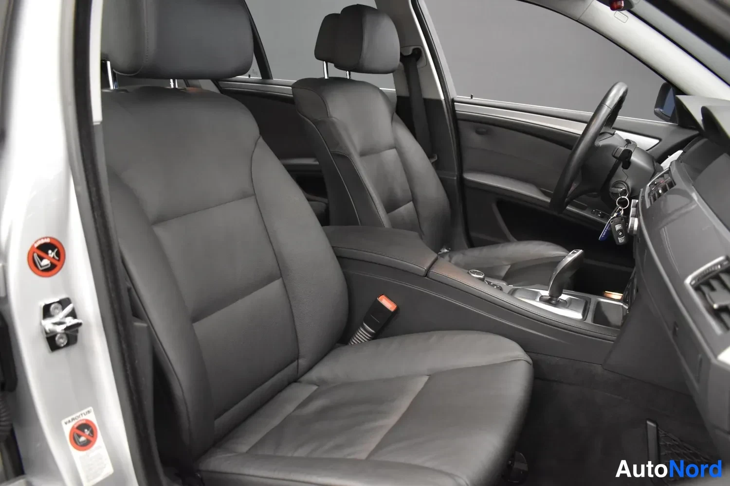 Harmaa BMW 523i 2009, ulkokuva 9 – Raisio
