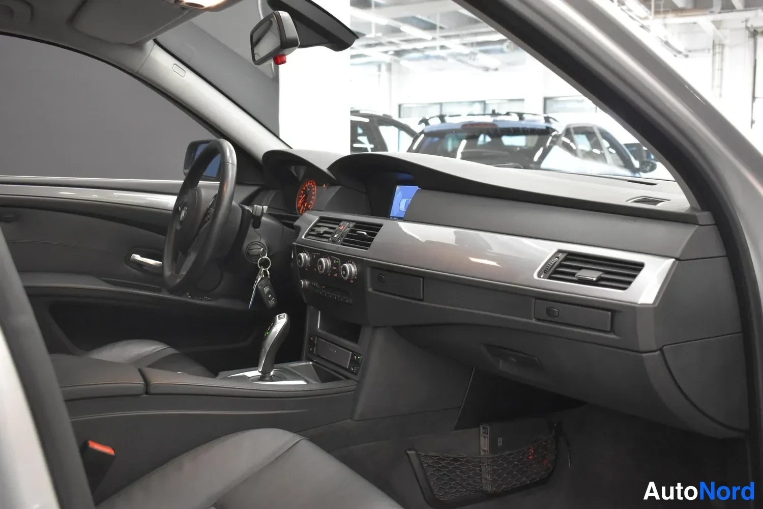 Harmaa BMW 523i 2009, ulkokuva 10 – Raisio