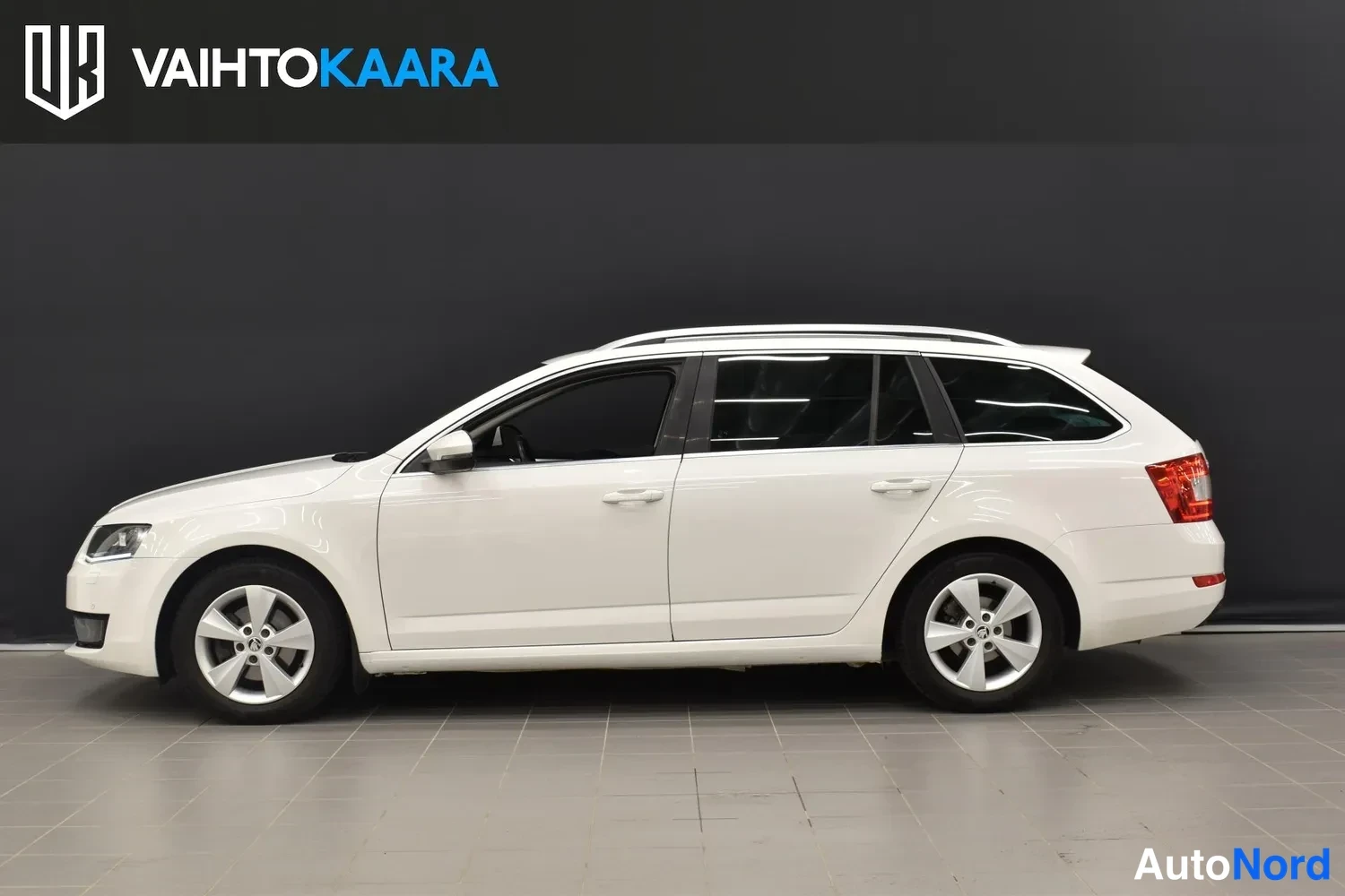 Valkoinen Skoda Octavia 2016, ulkokuva 2 – Raisio