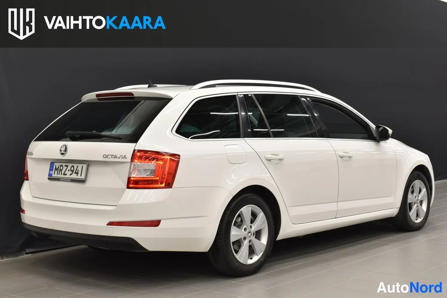 Valkoinen Skoda Octavia 2016, ulkokuva 4 – Raisio
