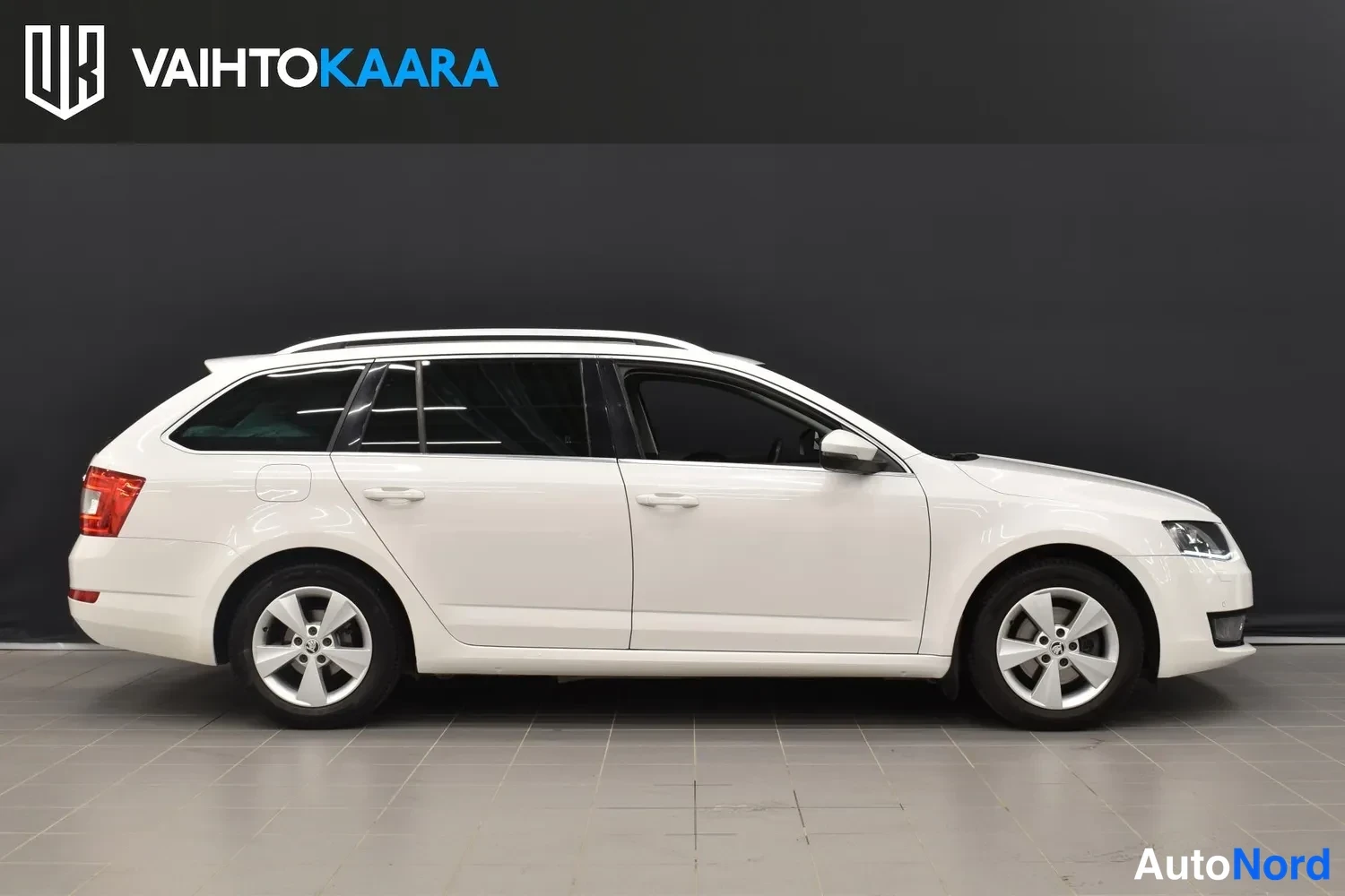 Valkoinen Skoda Octavia 2016, ulkokuva 5 – Raisio