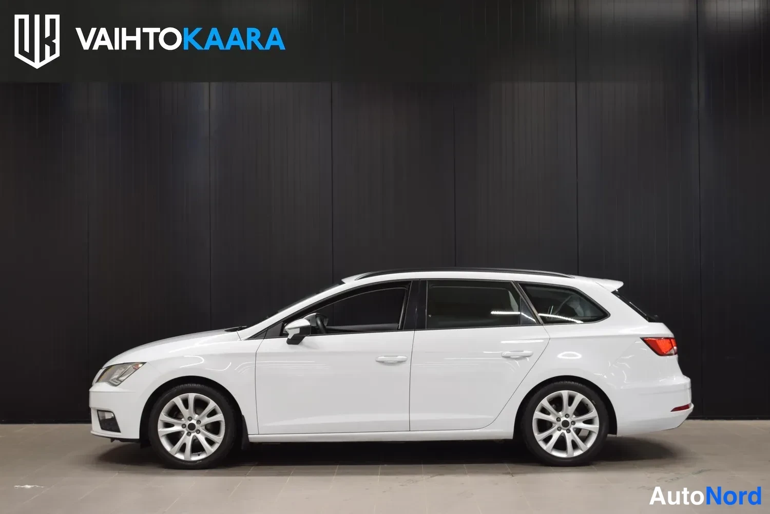 Valkoinen Seat Leon ST 2017, ulkokuva 2 – Raisio