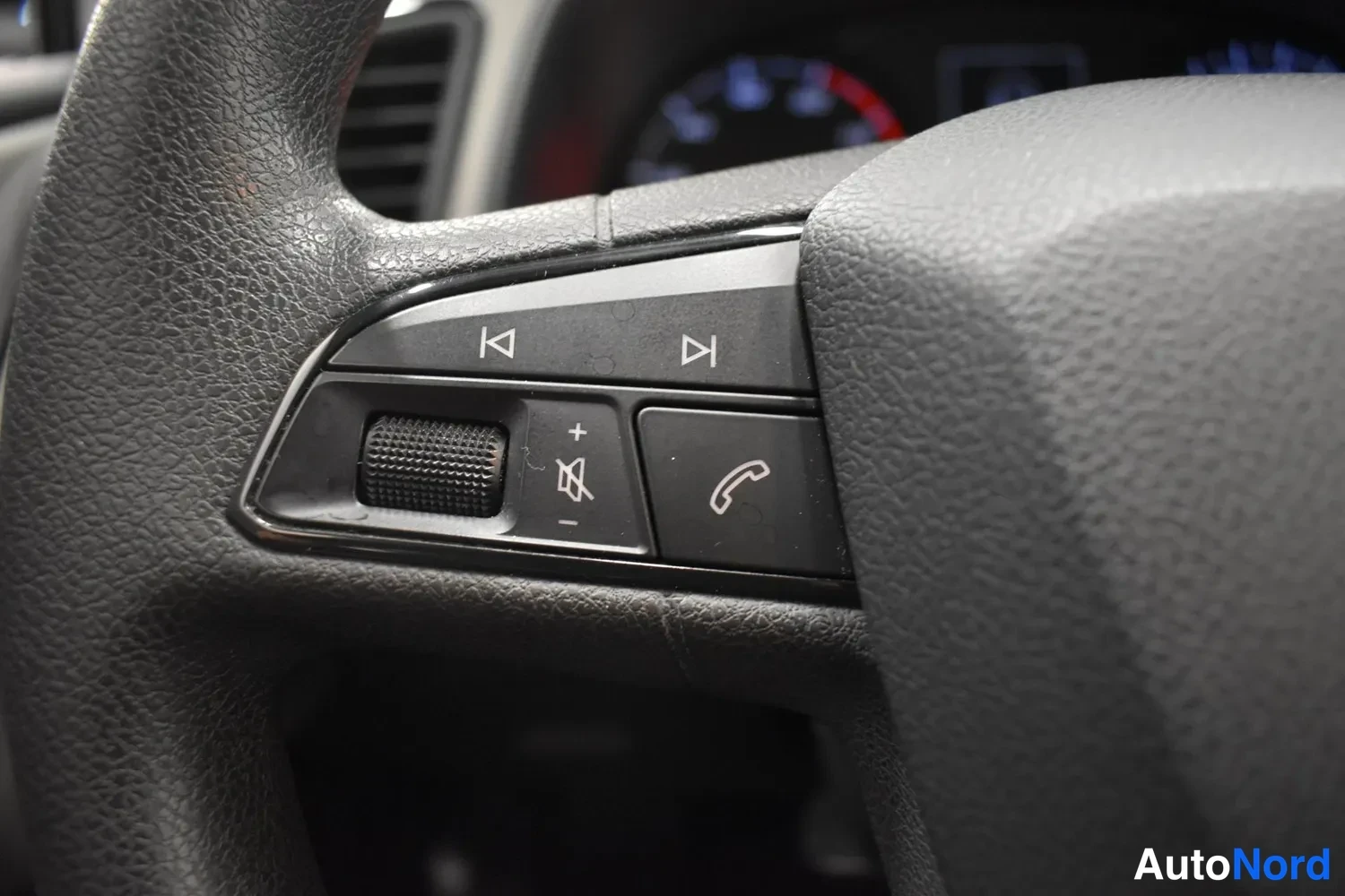 Valkoinen Seat Leon ST 2017, ulkokuva 14 – Raisio