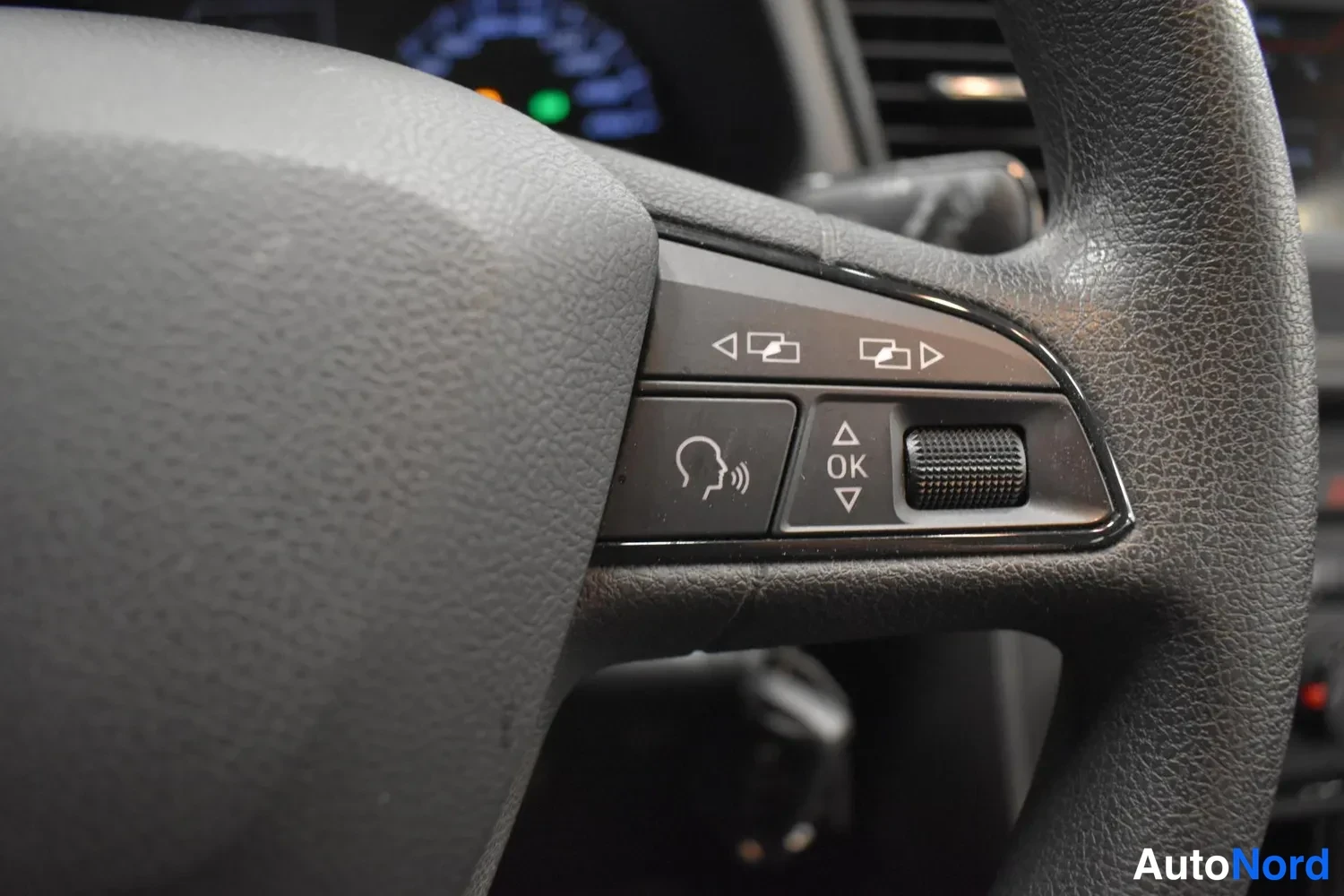 Valkoinen Seat Leon ST 2017, ulkokuva 15 – Raisio