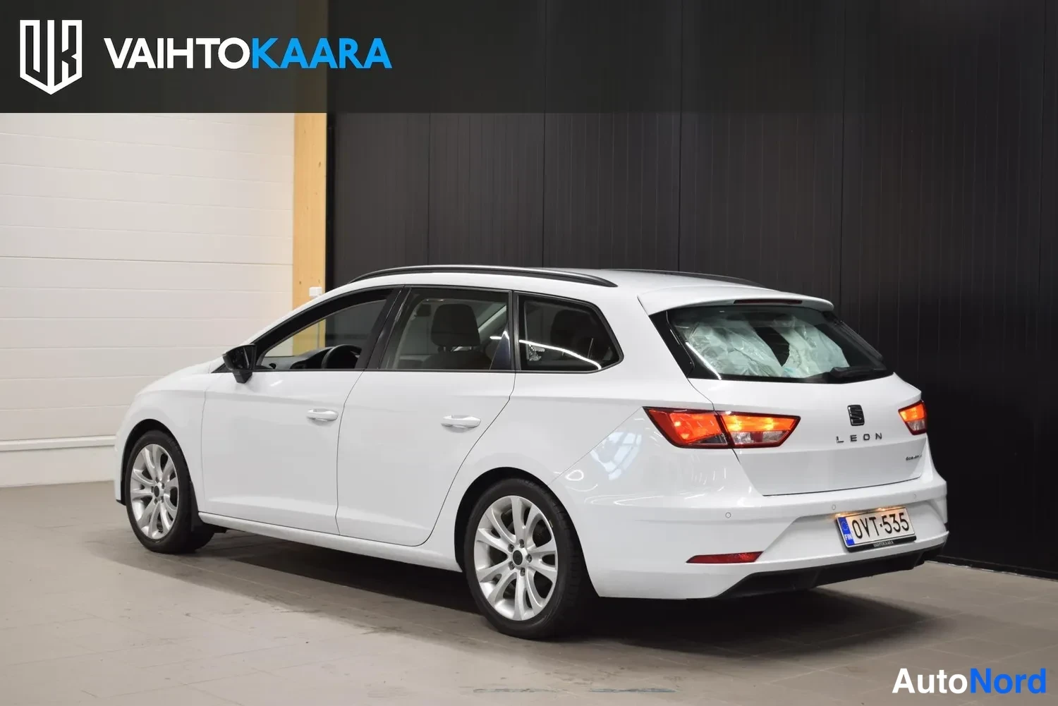 Valkoinen Seat Leon ST 2017, ulkokuva 3 – Raisio