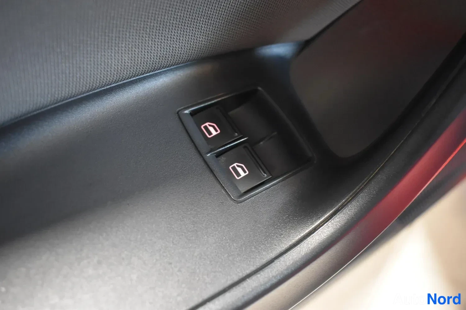 Punainen Seat Ibiza St 2013, ulkokuva 11 – Raisio