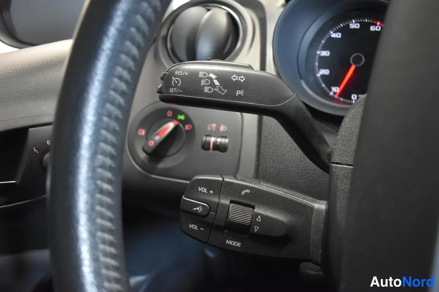 Punainen Seat Ibiza St 2013, ulkokuva 12 – Raisio