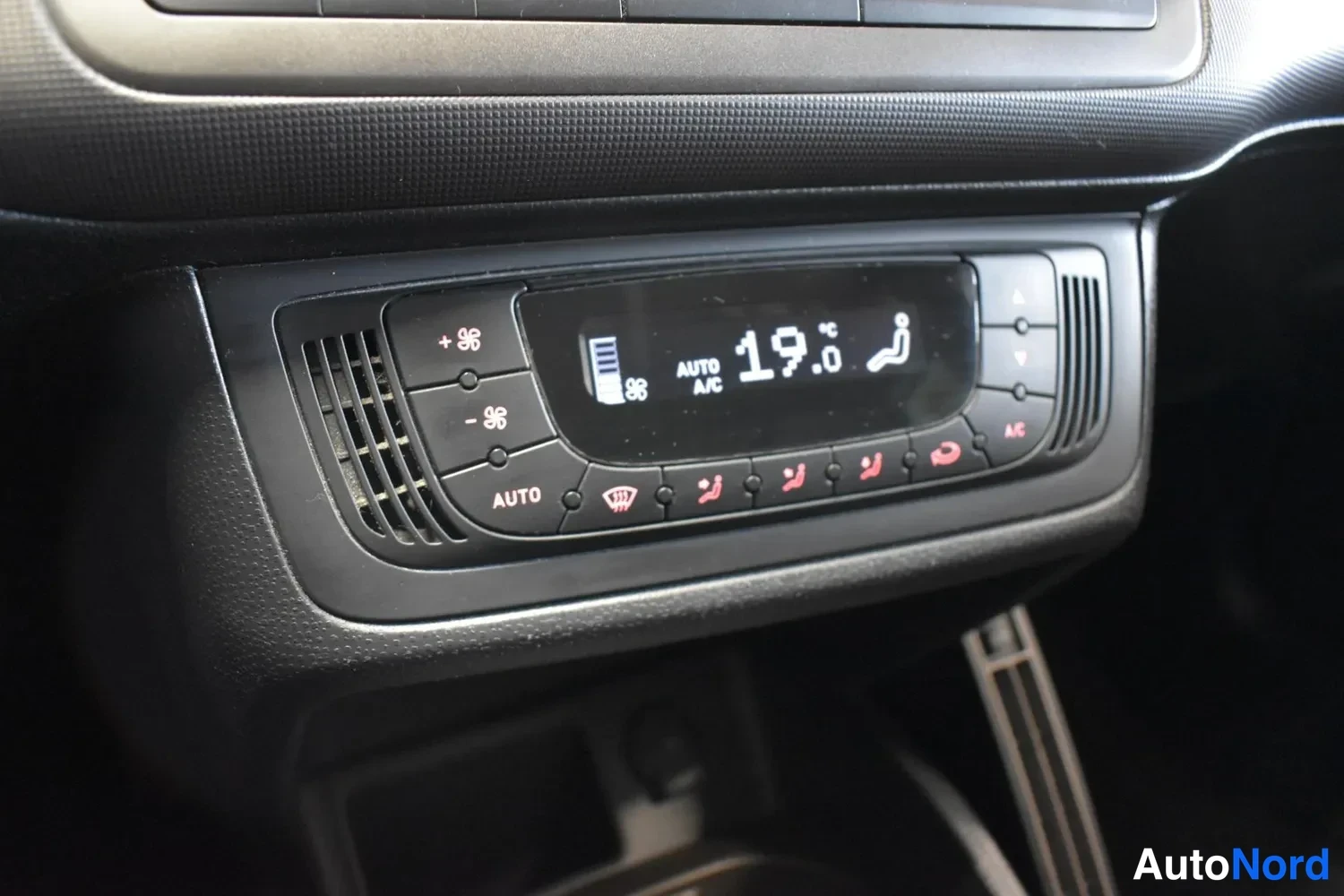 Punainen Seat Ibiza St 2013, ulkokuva 13 – Raisio