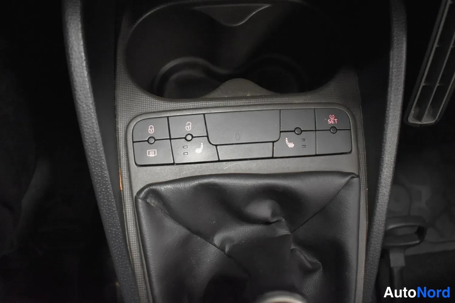Punainen Seat Ibiza St 2013, ulkokuva 15 – Raisio