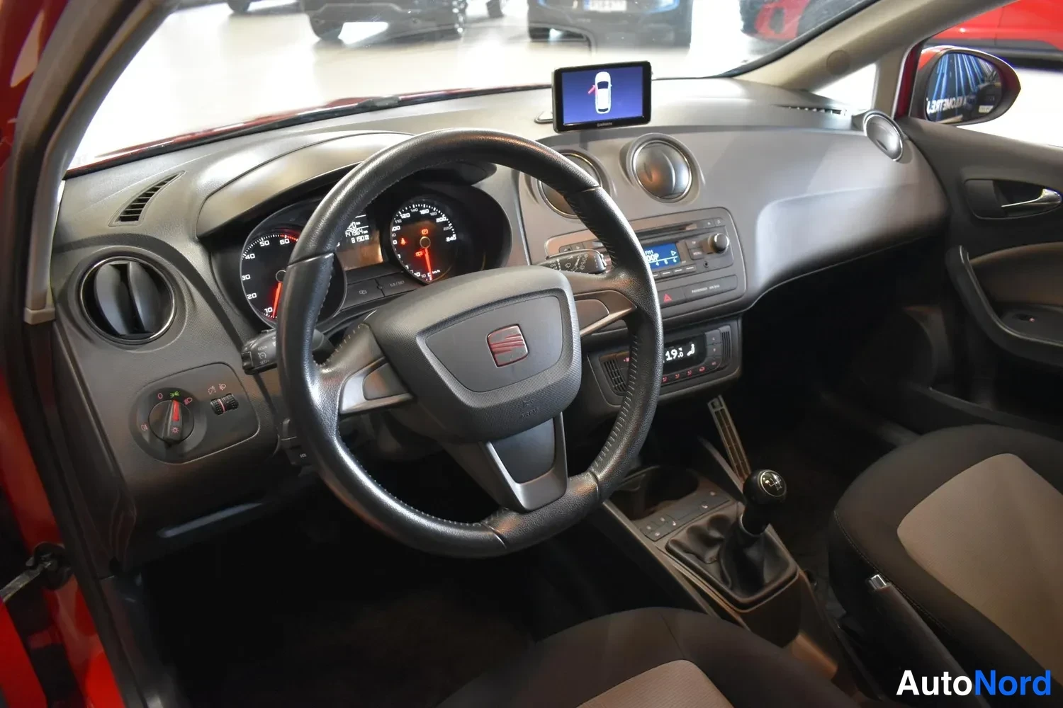 Punainen Seat Ibiza St 2013, ulkokuva 8 – Raisio