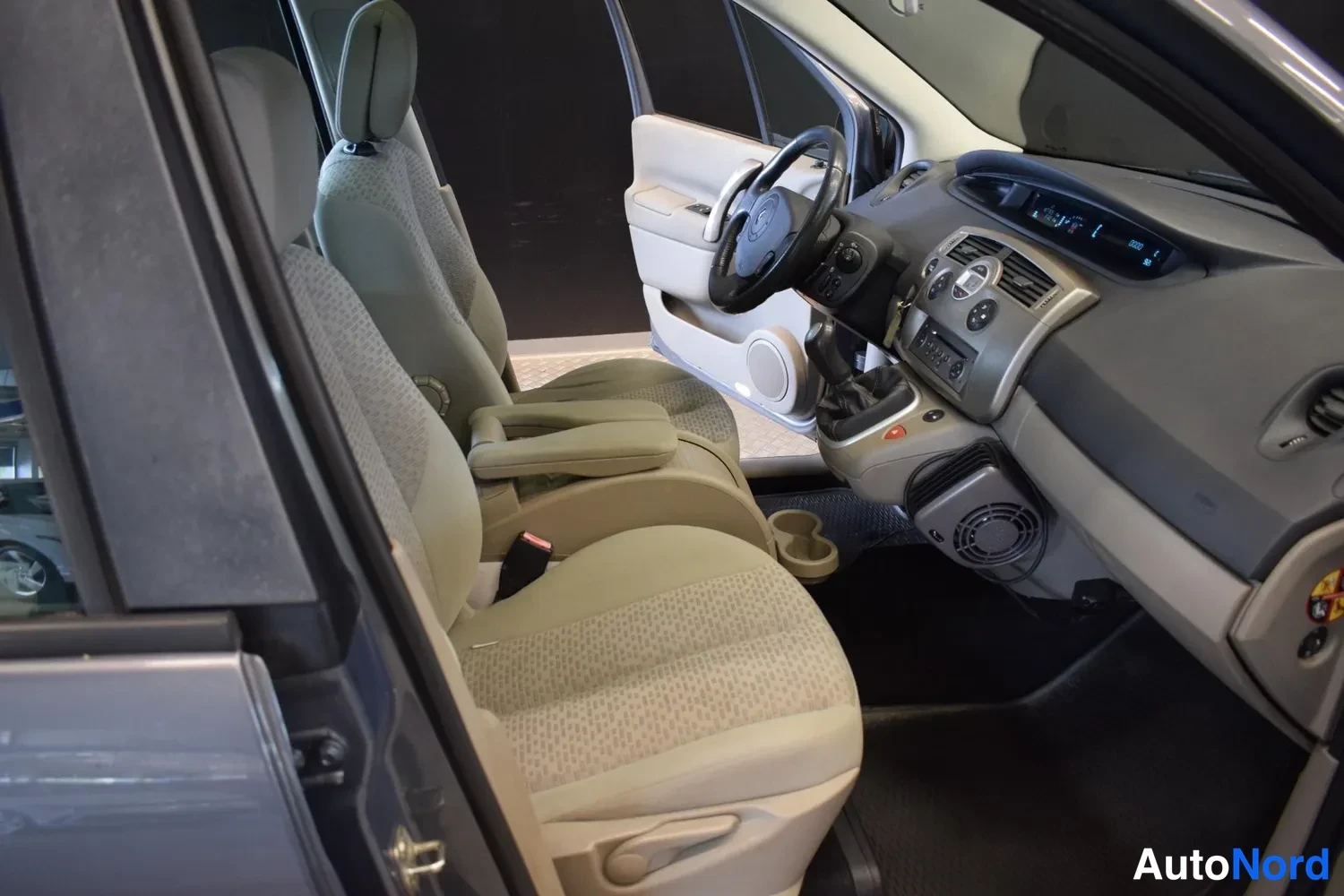 Harmaa Renault Scenic 2007, ulkokuva 10 – Raisio