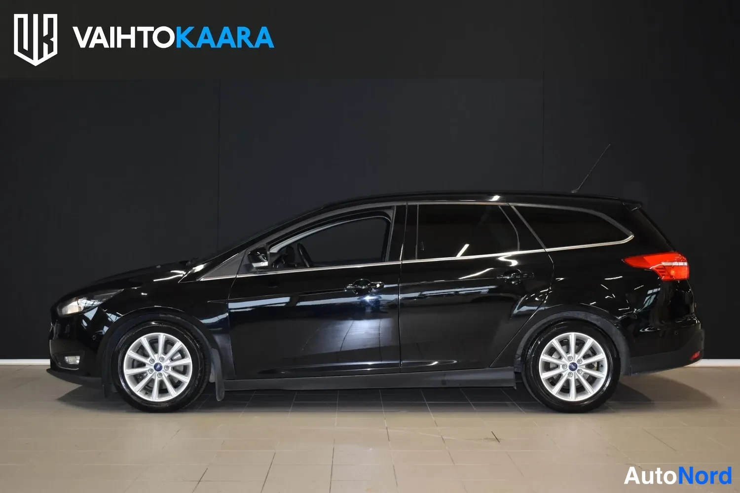 Musta Ford Focus 2016, ulkokuva 2 – Raisio