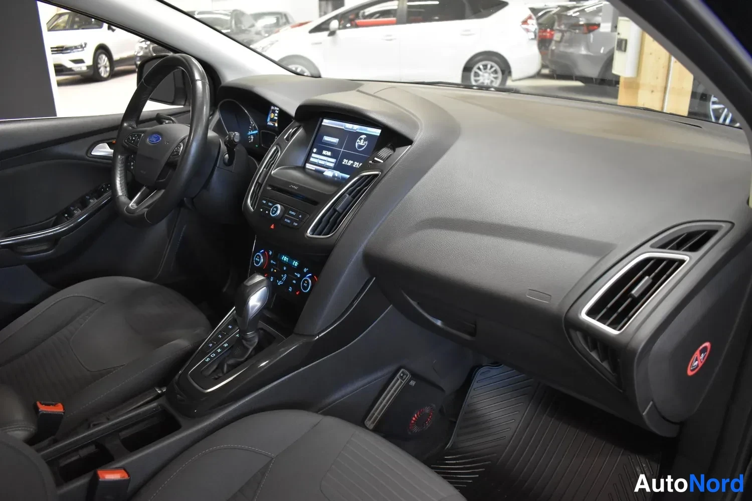 Musta Ford Focus 2016, ulkokuva 11 – Raisio