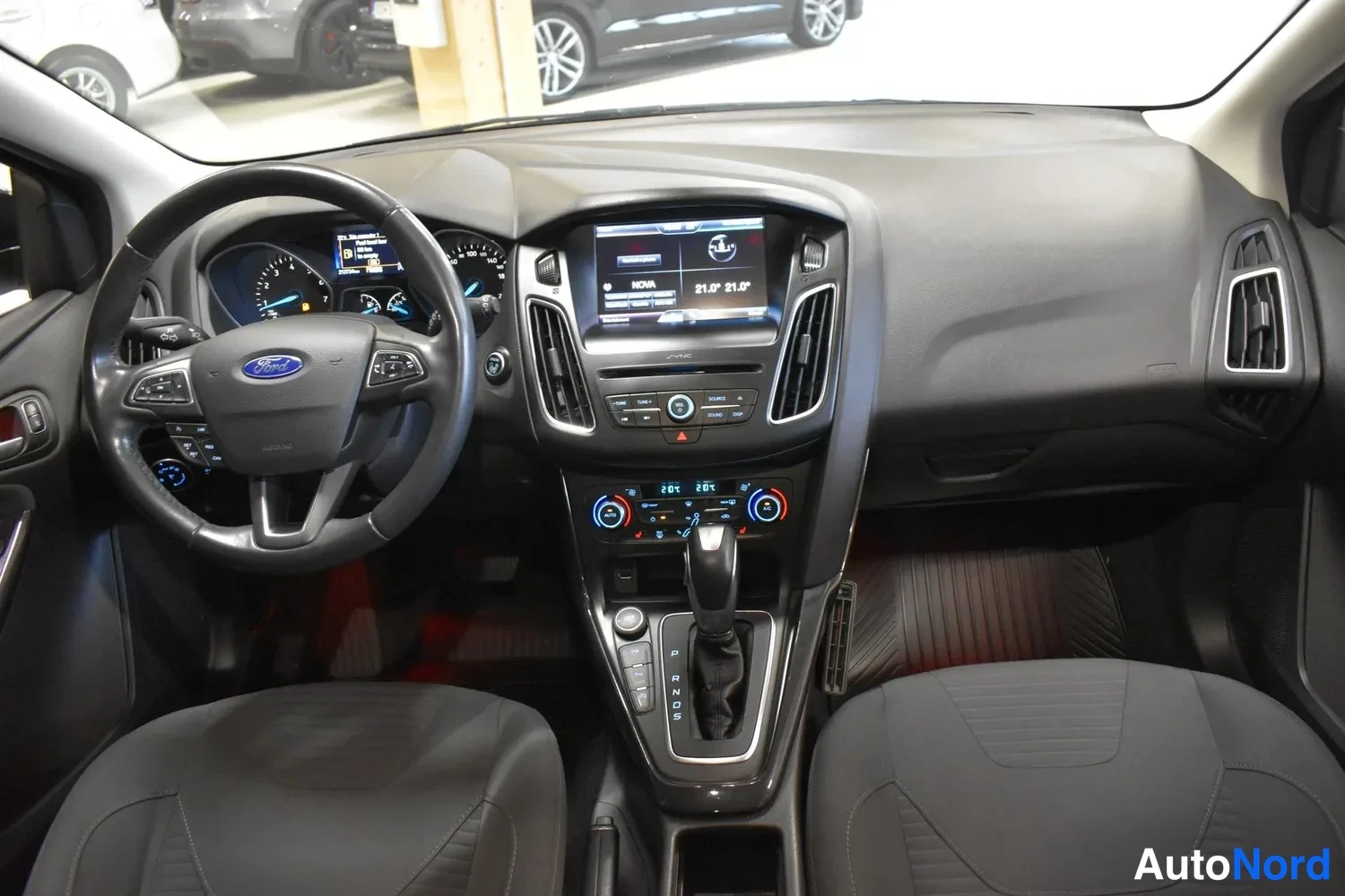 Musta Ford Focus 2016, ulkokuva 12 – Raisio
