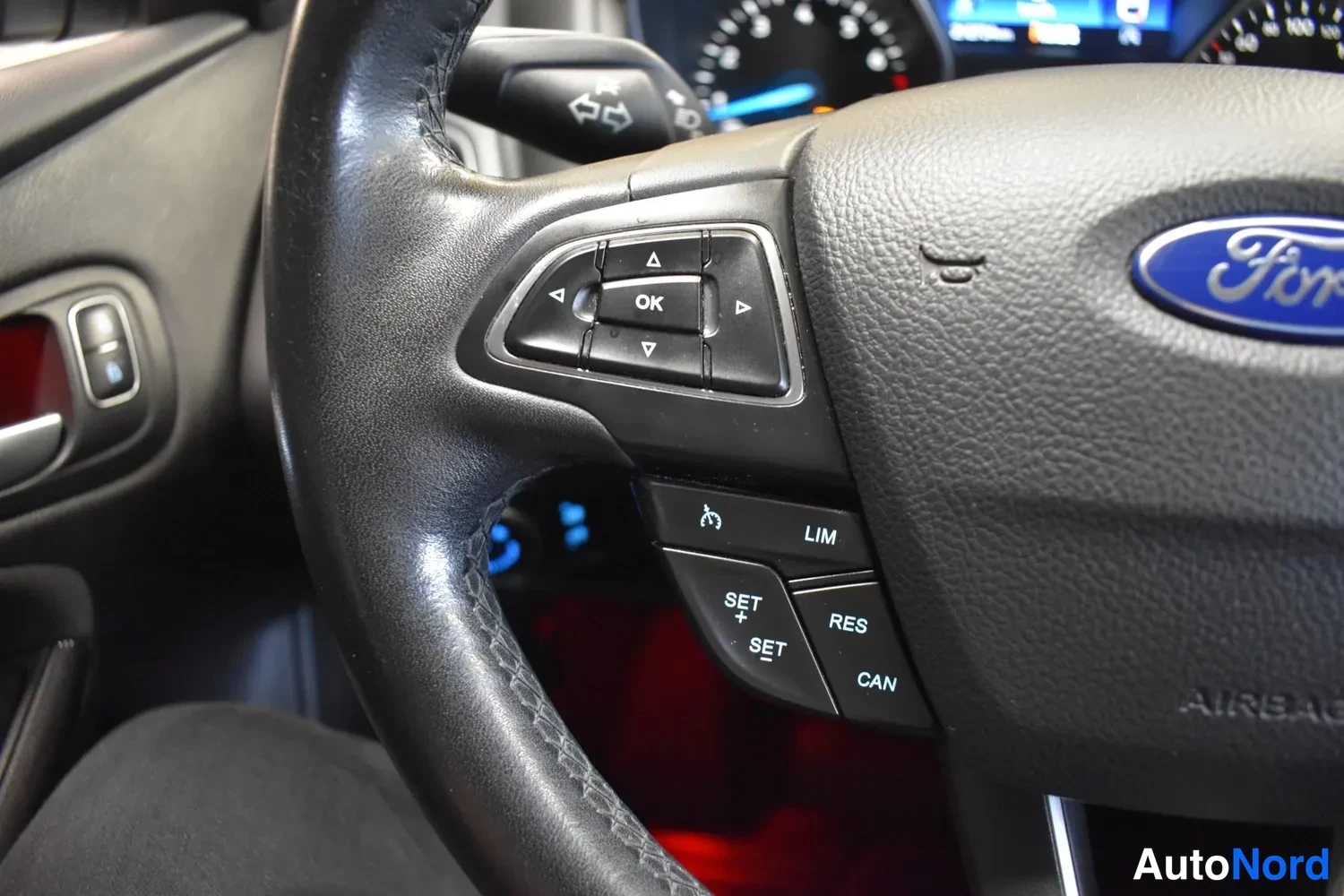 Musta Ford Focus 2016, ulkokuva 14 – Raisio