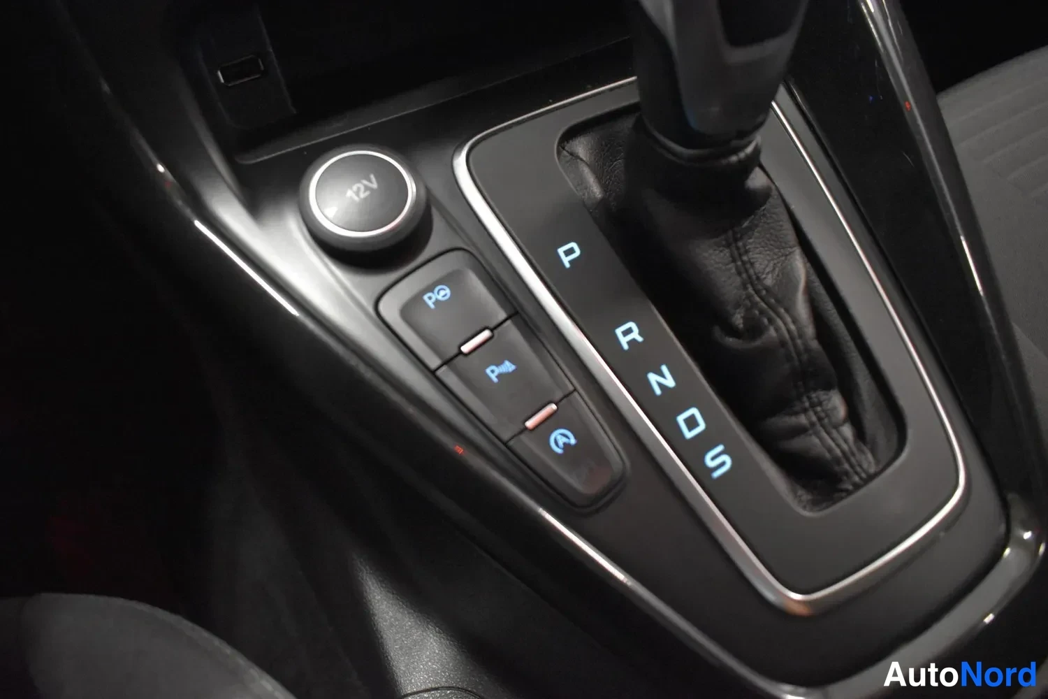 Musta Ford Focus 2016, ulkokuva 16 – Raisio