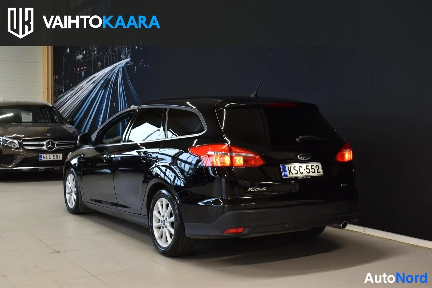 Musta Ford Focus 2016, ulkokuva 3 – Raisio