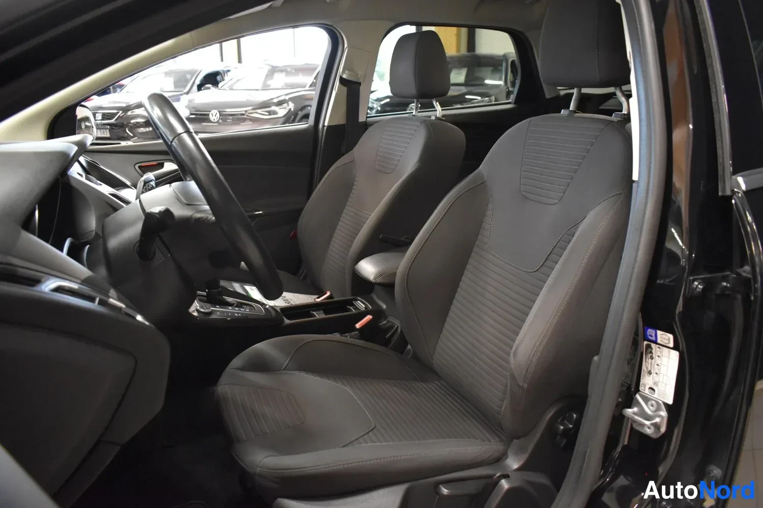 Musta Ford Focus 2016, ulkokuva 7 – Raisio