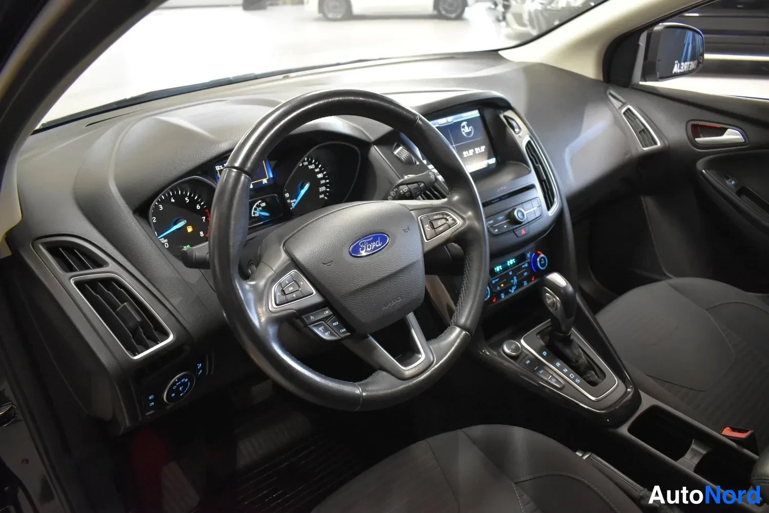 Musta Ford Focus 2016, ulkokuva 8 – Raisio