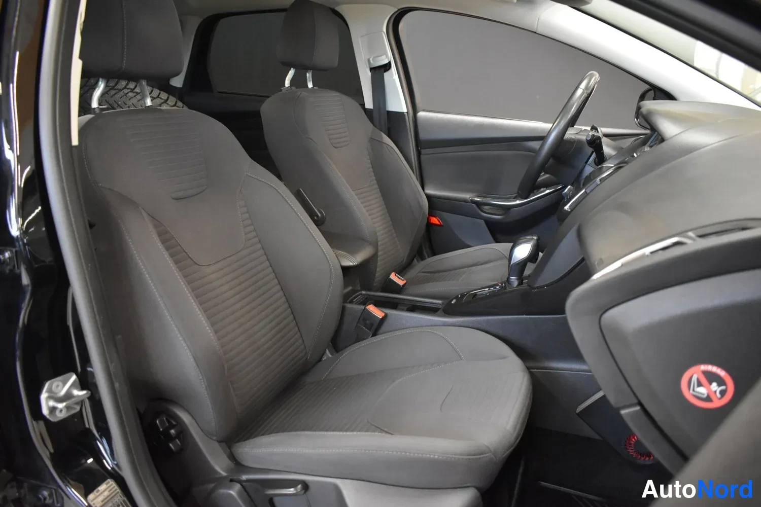 Musta Ford Focus 2016, ulkokuva 10 – Raisio