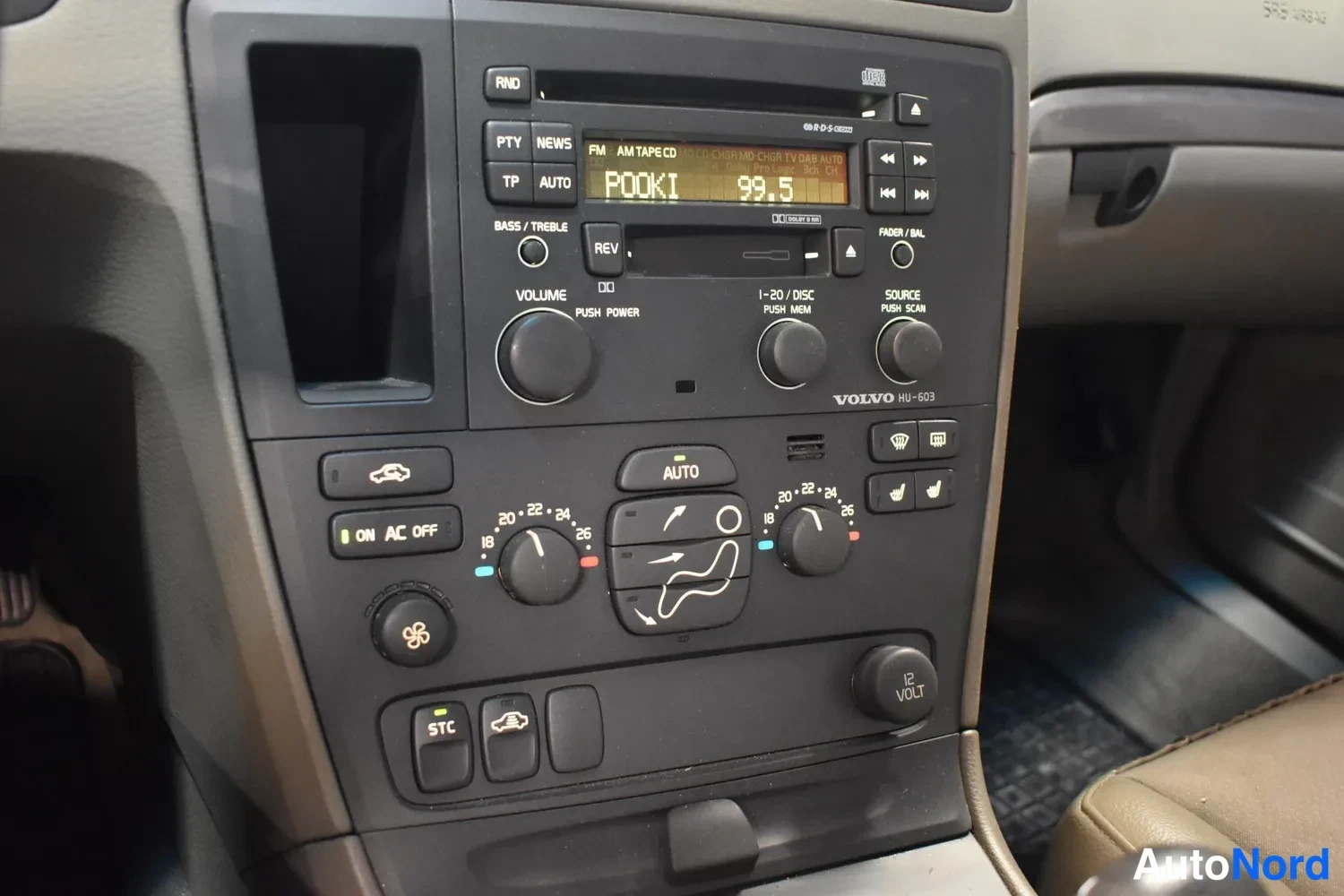 Valkoinen Volvo S60 2002, ulkokuva 12 – Raisio