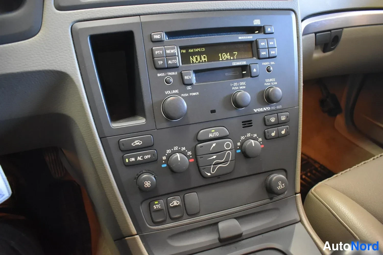 Valkoinen Volvo S60 2002, kuva 13