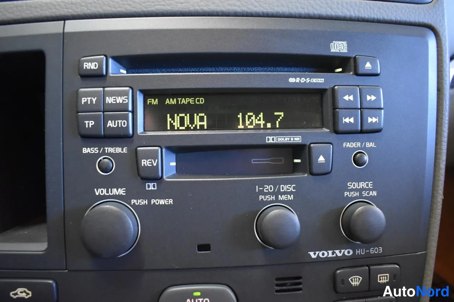 Valkoinen Volvo S60 2002, kuva 17