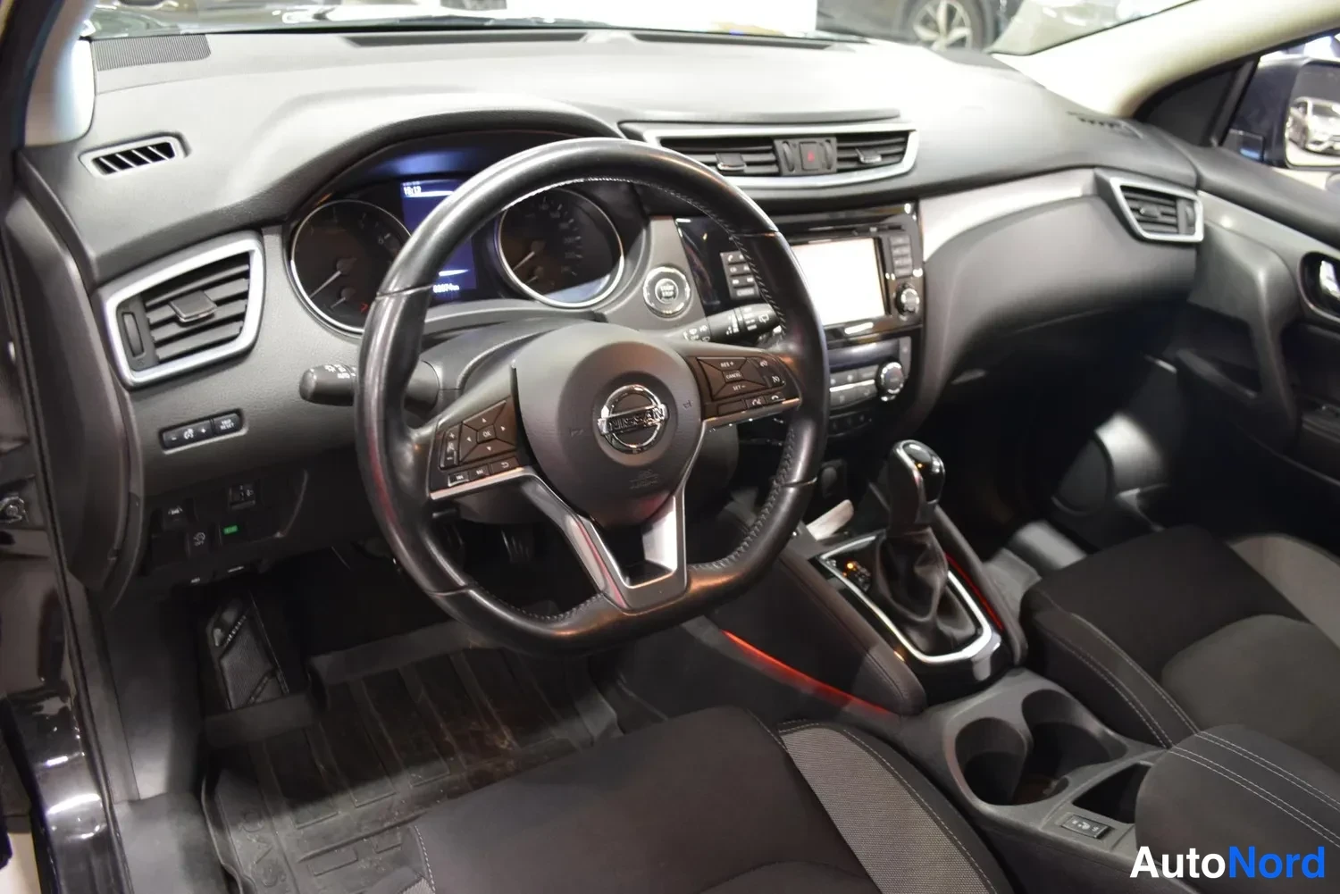 Musta Nissan Qashqai 2018, ulkokuva 8 – Raisio