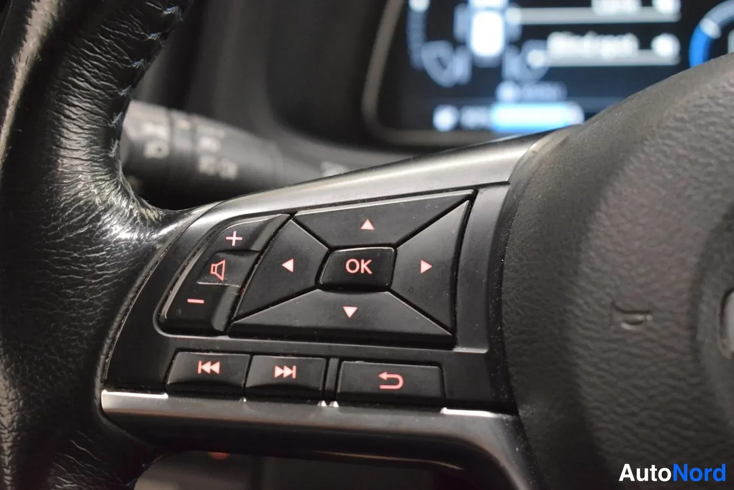 Musta Nissan Leaf 2018, ulkokuva 14 – Raisio