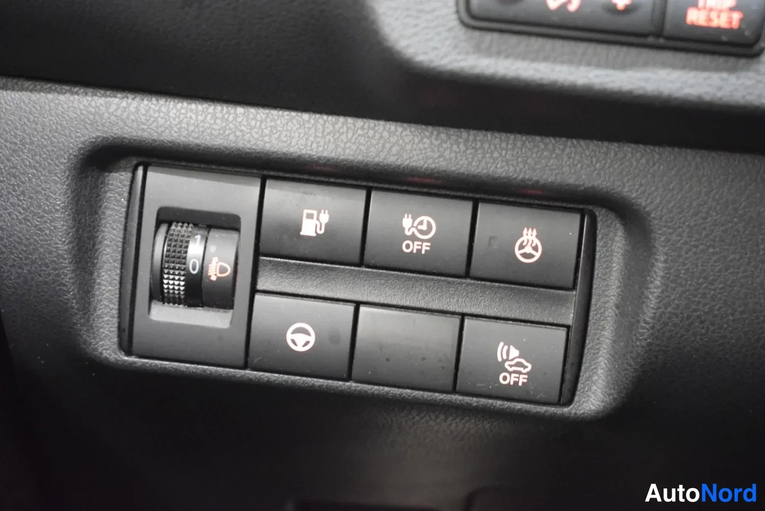 Musta Nissan Leaf 2018, ulkokuva 16 – Raisio
