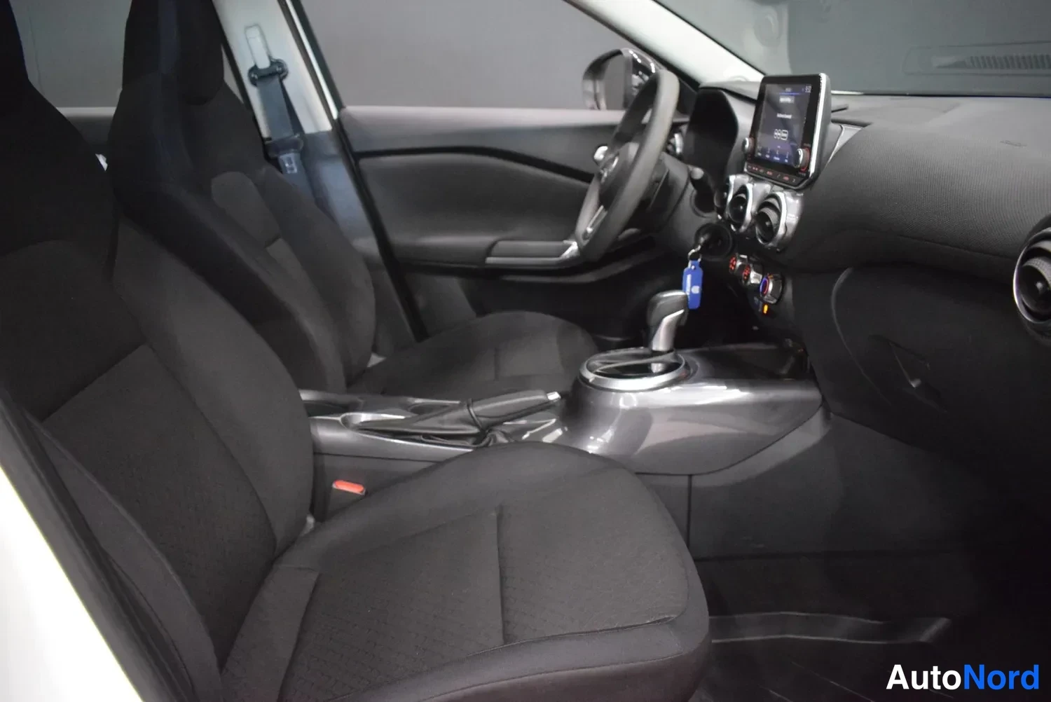 Valkoinen Nissan Juke 2022, ulkokuva 9 – Raisio
