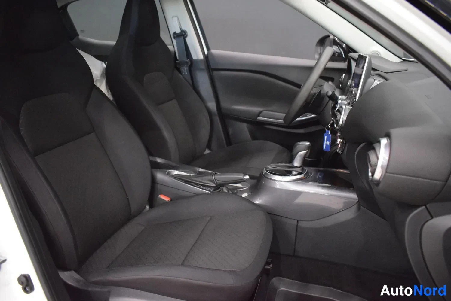 Valkoinen Nissan Juke 2022, ulkokuva 10 – Raisio
