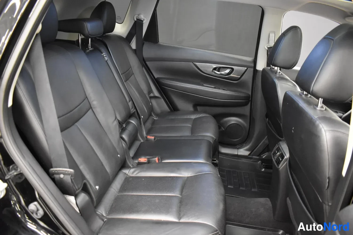 Musta Nissan X-Trail 2018, ulkokuva 10 – Raisio