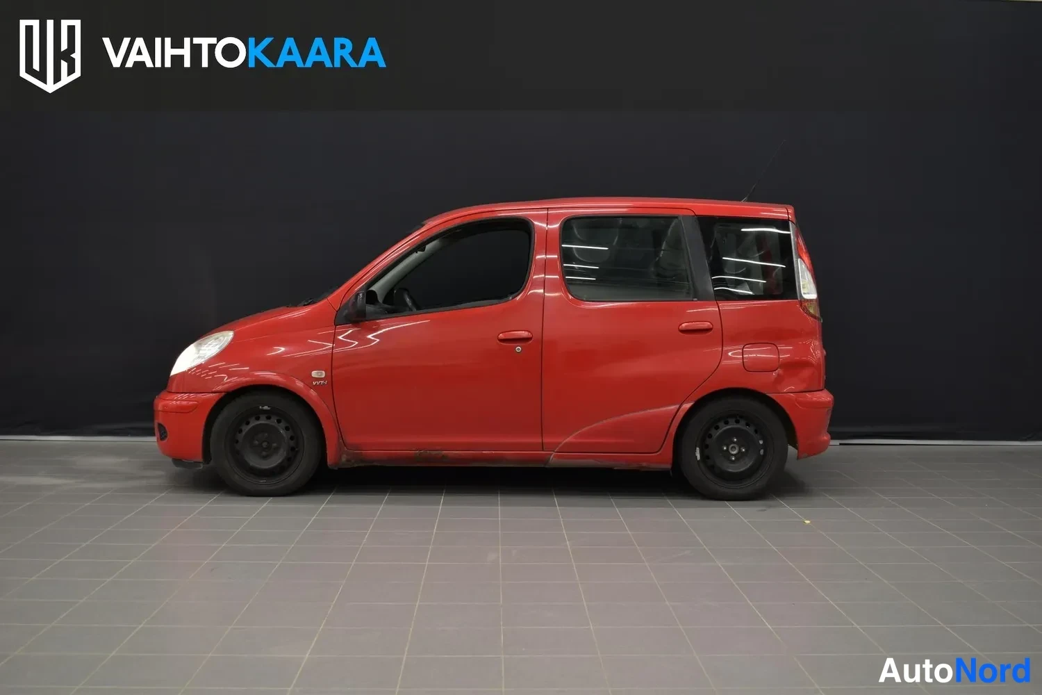 Punainen Toyota Yaris Verso 2004, ulkokuva 2 – Raisio