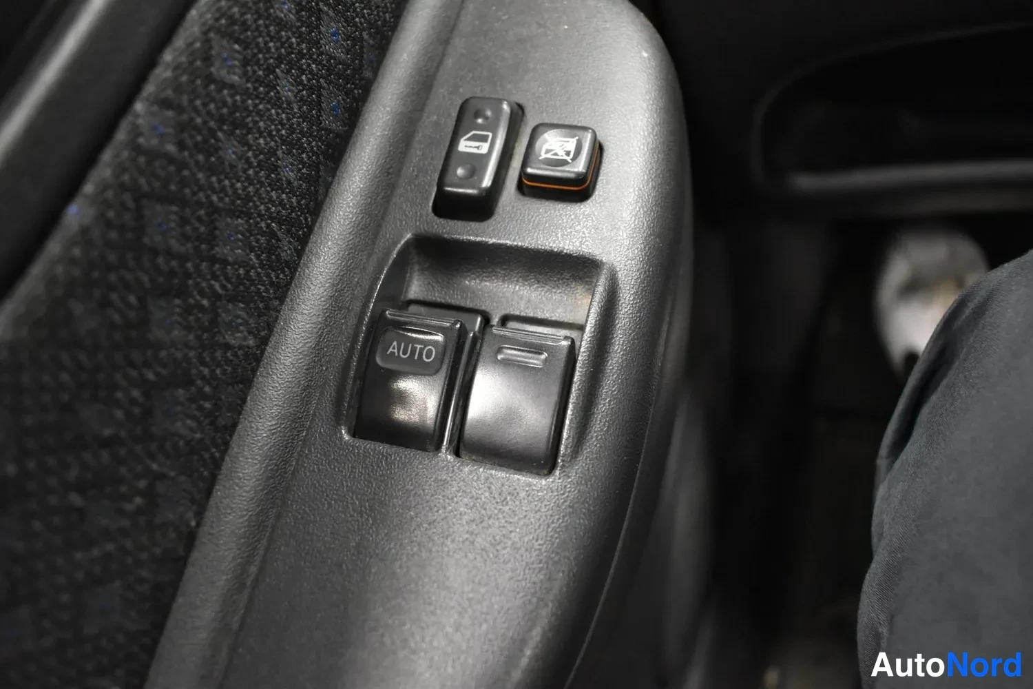Punainen Toyota Yaris Verso 2004, ulkokuva 13 – Raisio