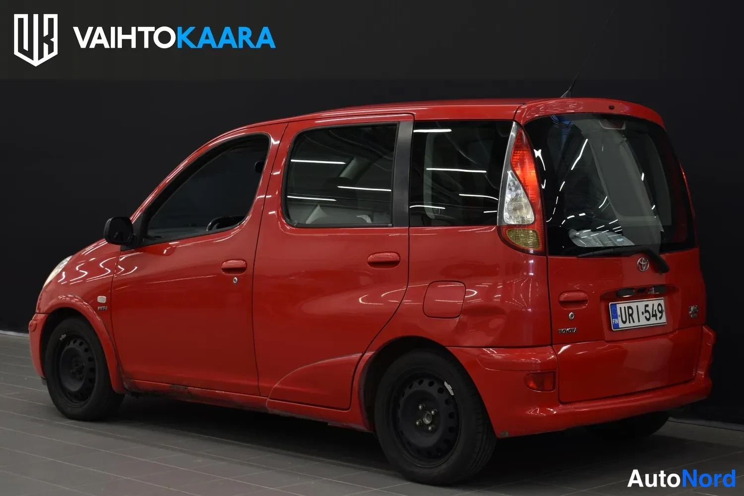 Punainen Toyota Yaris Verso 2004, takaviisto, kuva 10