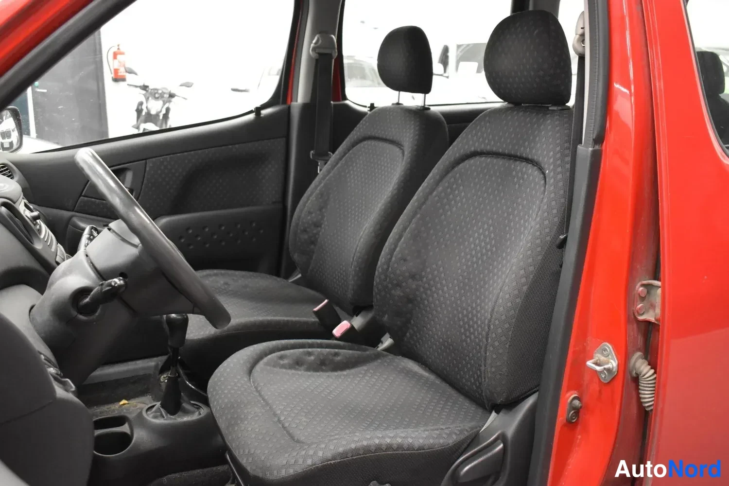 Punainen Toyota Yaris Verso 2004, ulkokuva 4 – Raisio