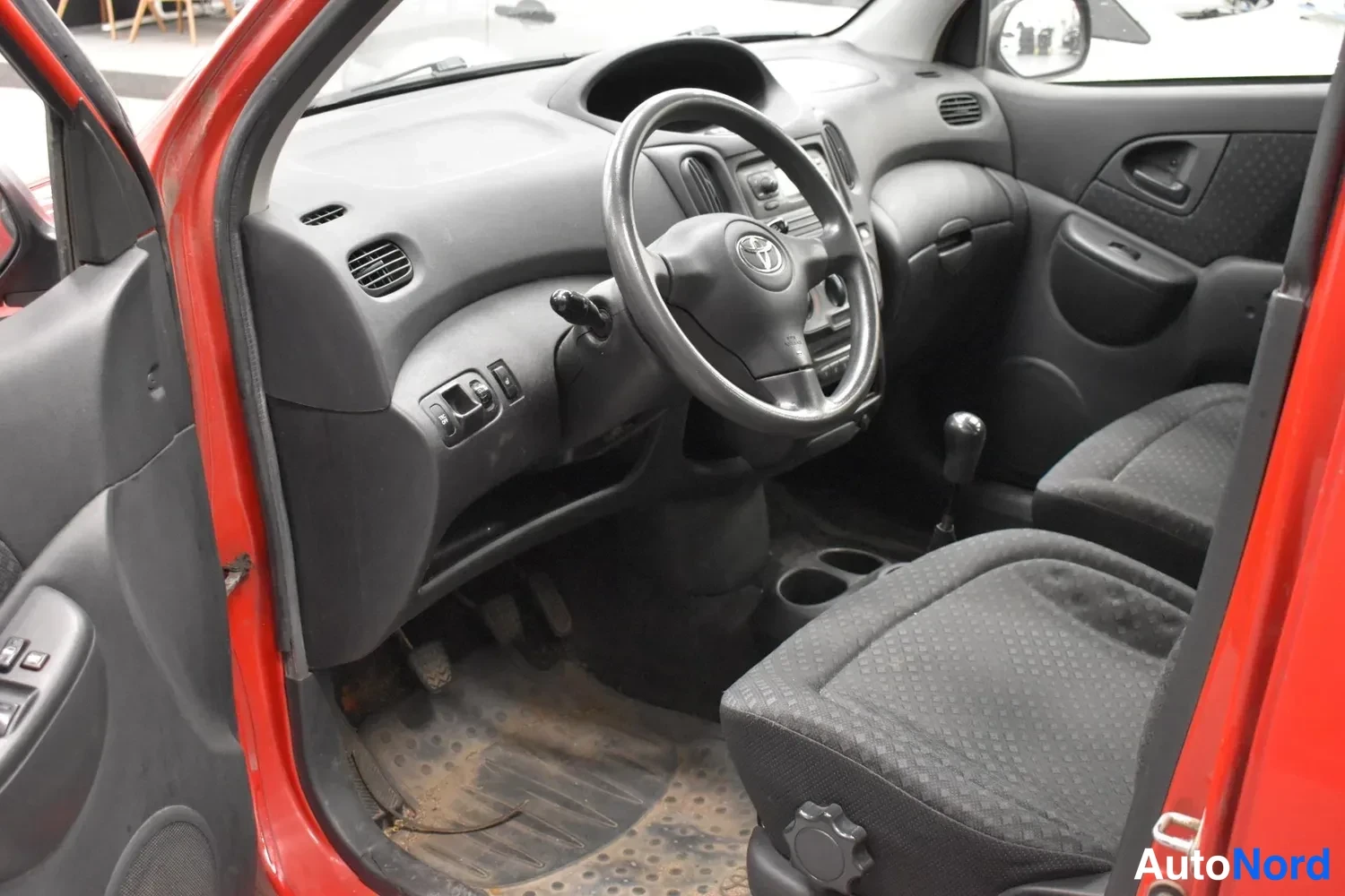 Punainen Toyota Yaris Verso 2004, ulkokuva 5 – Raisio