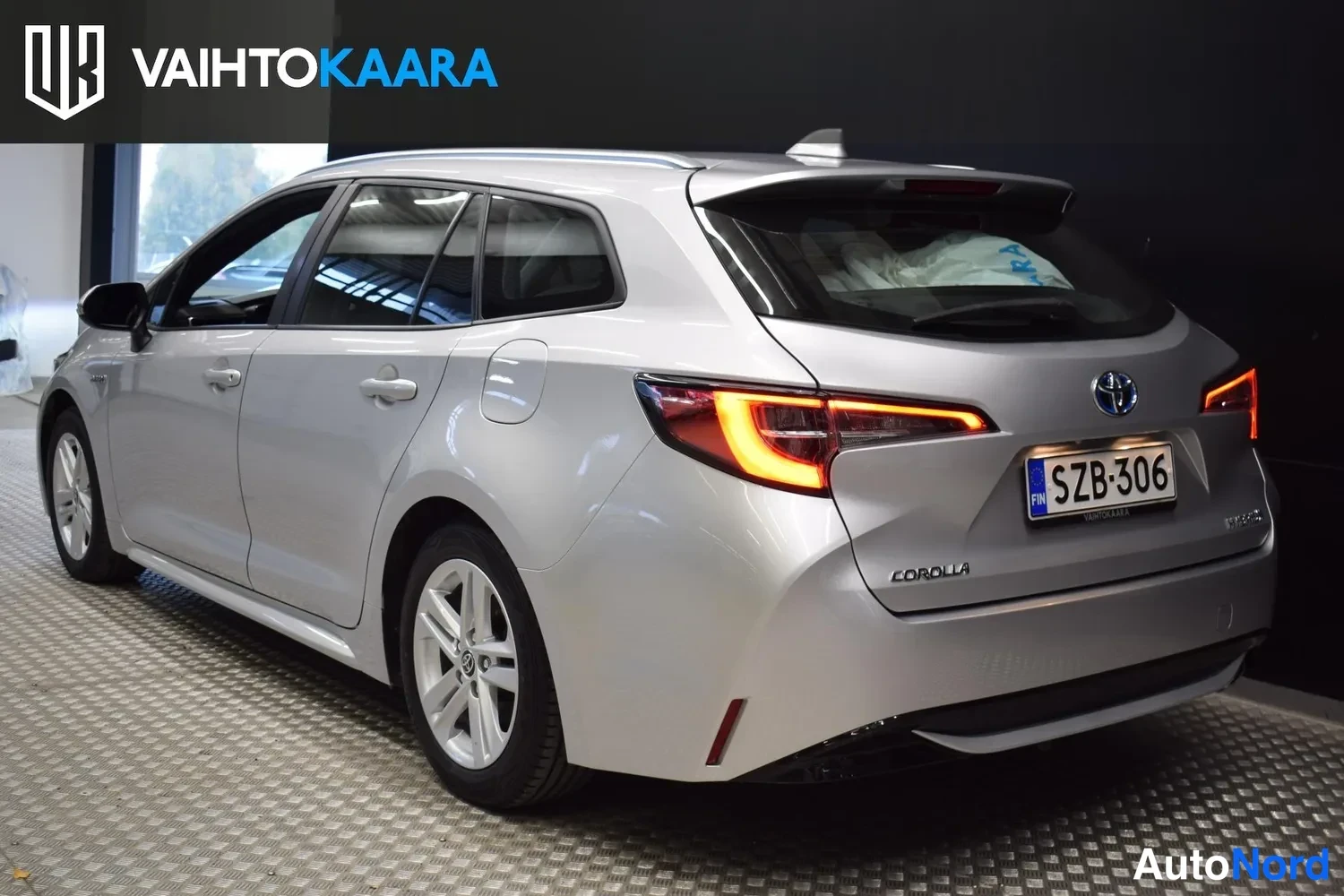 Hopea Toyota Corolla Touring 2021, takaviisto, kuva 5