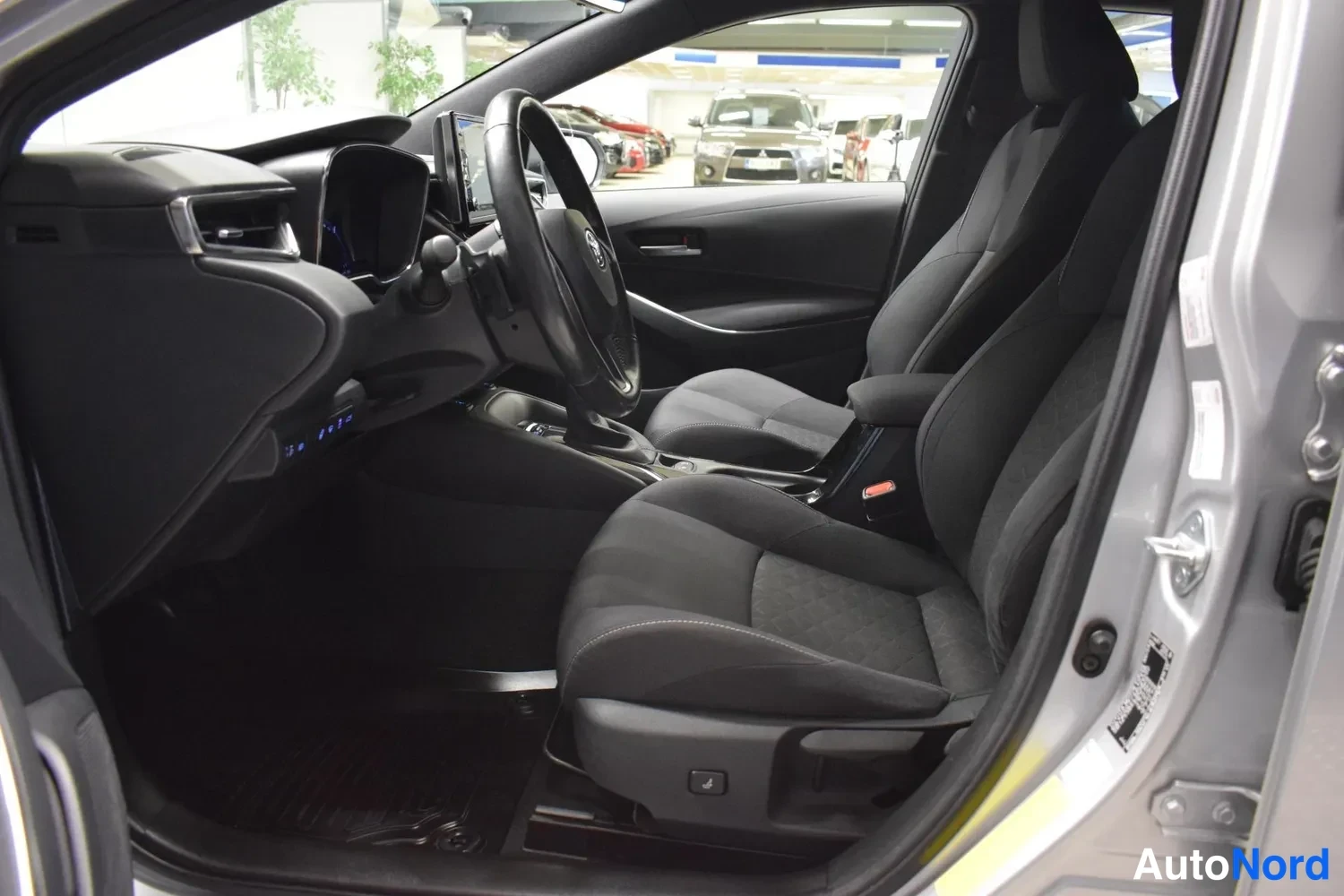 Hopea Toyota Corolla Touring 2021, kuva 10