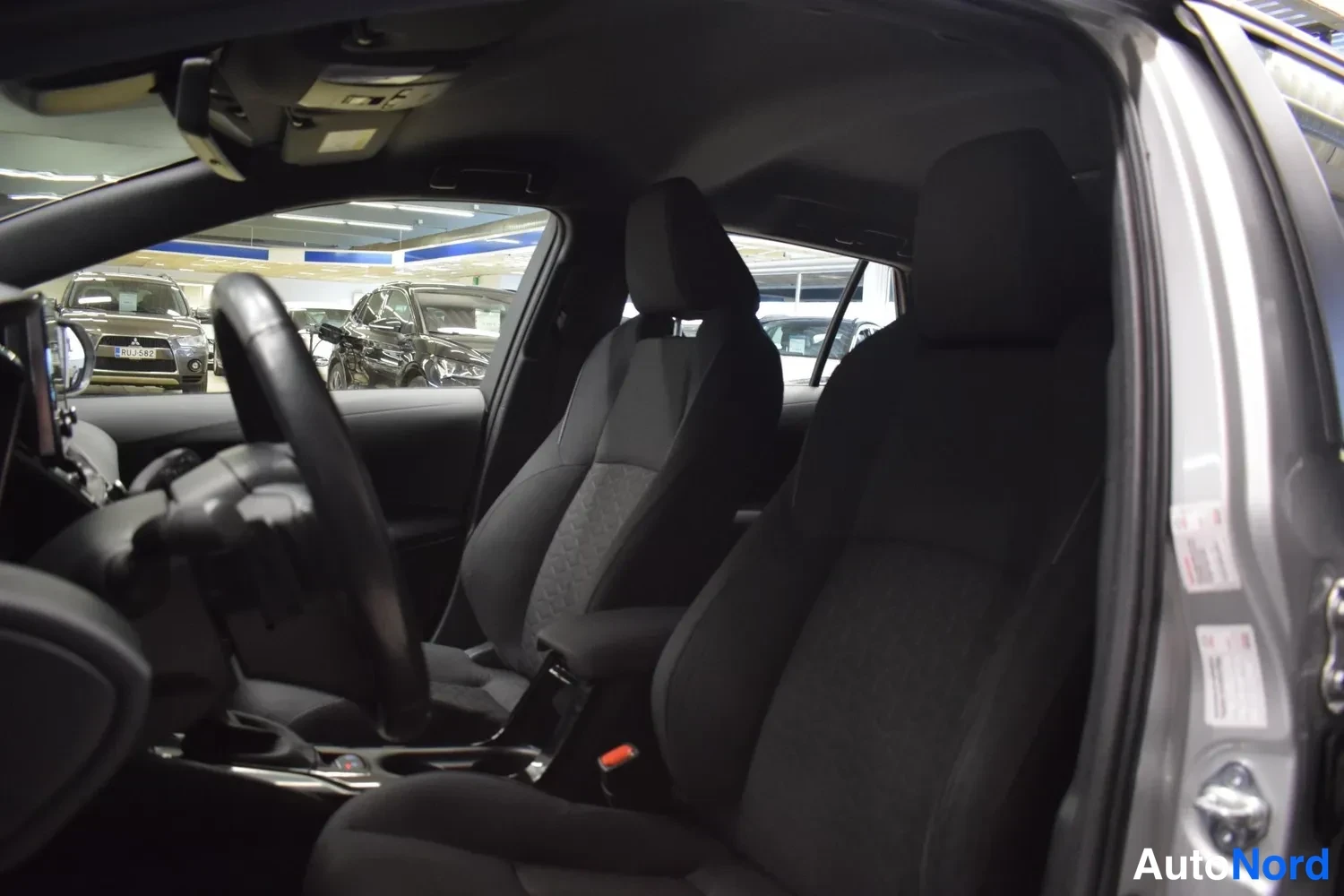 Hopea Toyota Corolla Touring 2021, kuva 11