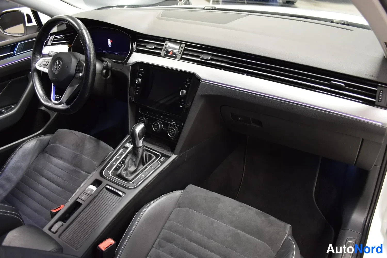 Valkoinen Volkswagen Passat Variant 2020, ulkokuva 11 – Raisio