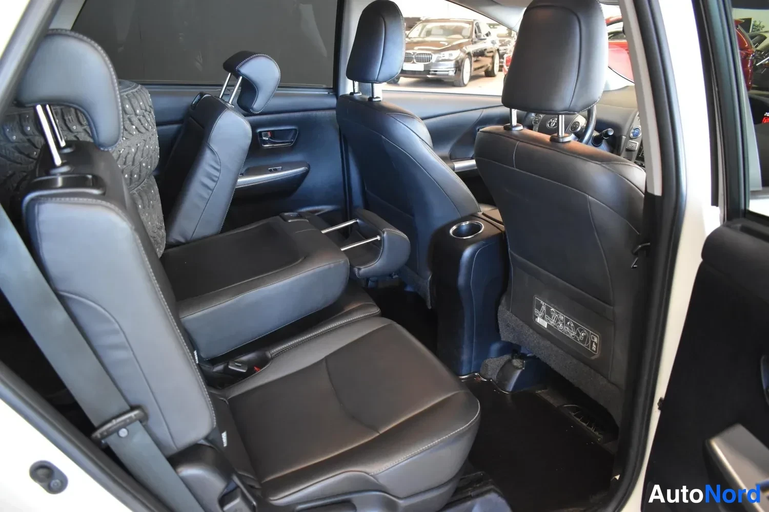 Valkoinen Toyota Prius+ 2016, ulkokuva 13 – Raisio