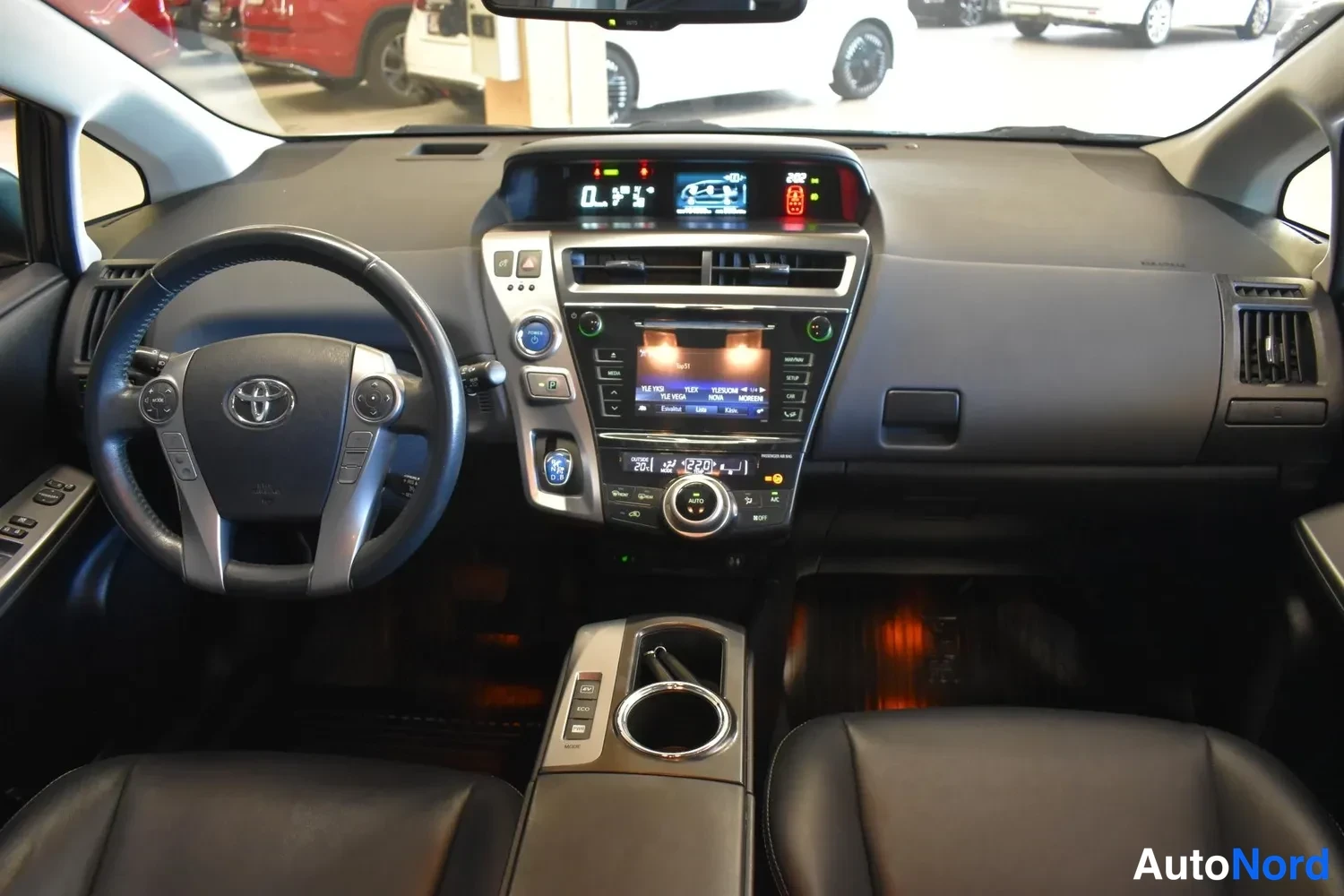 Valkoinen Toyota Prius+ 2016, ulkokuva 14 – Raisio